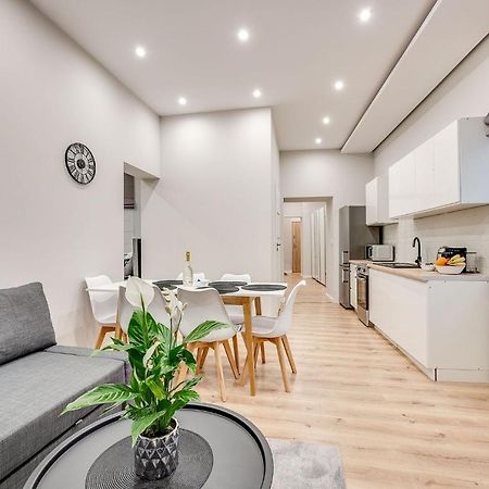 Central Platinum Apartments 29 雷布尼克 外观 照片